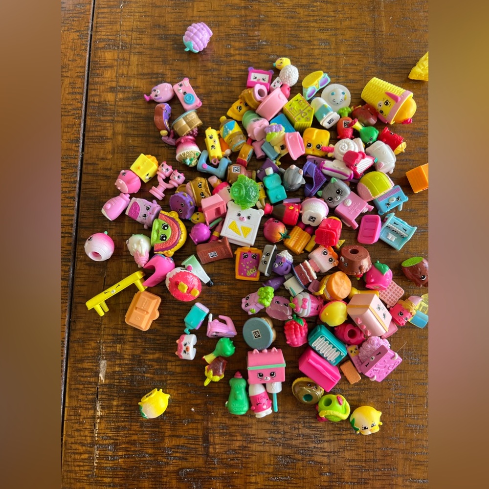 Shopkins bundle - Picture 5 of 6